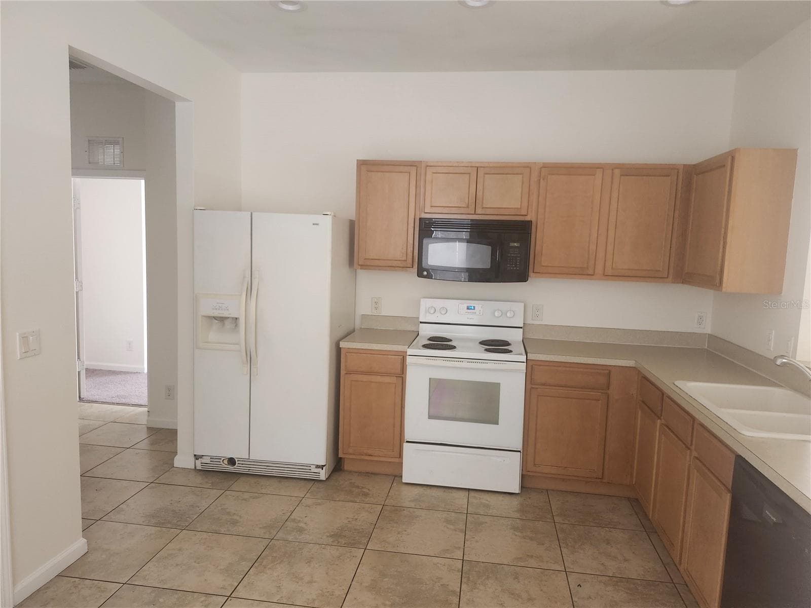 14656 Wake Robin Dr photo 2
