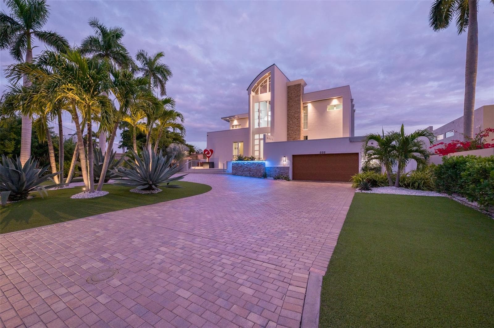 222 Morningside Dr photo 2