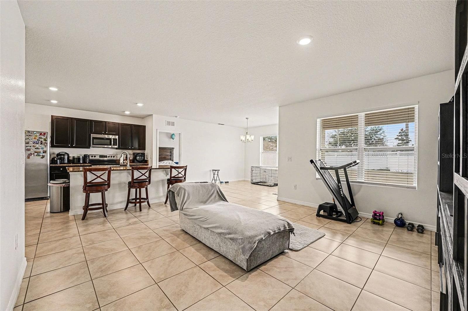 3180 Country Club Cir photo 4
