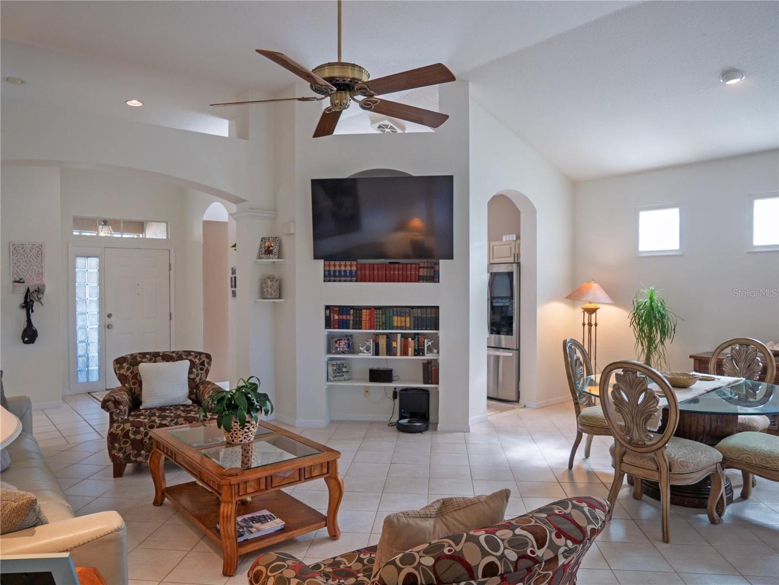 4054 Caddie Dr E photo 3