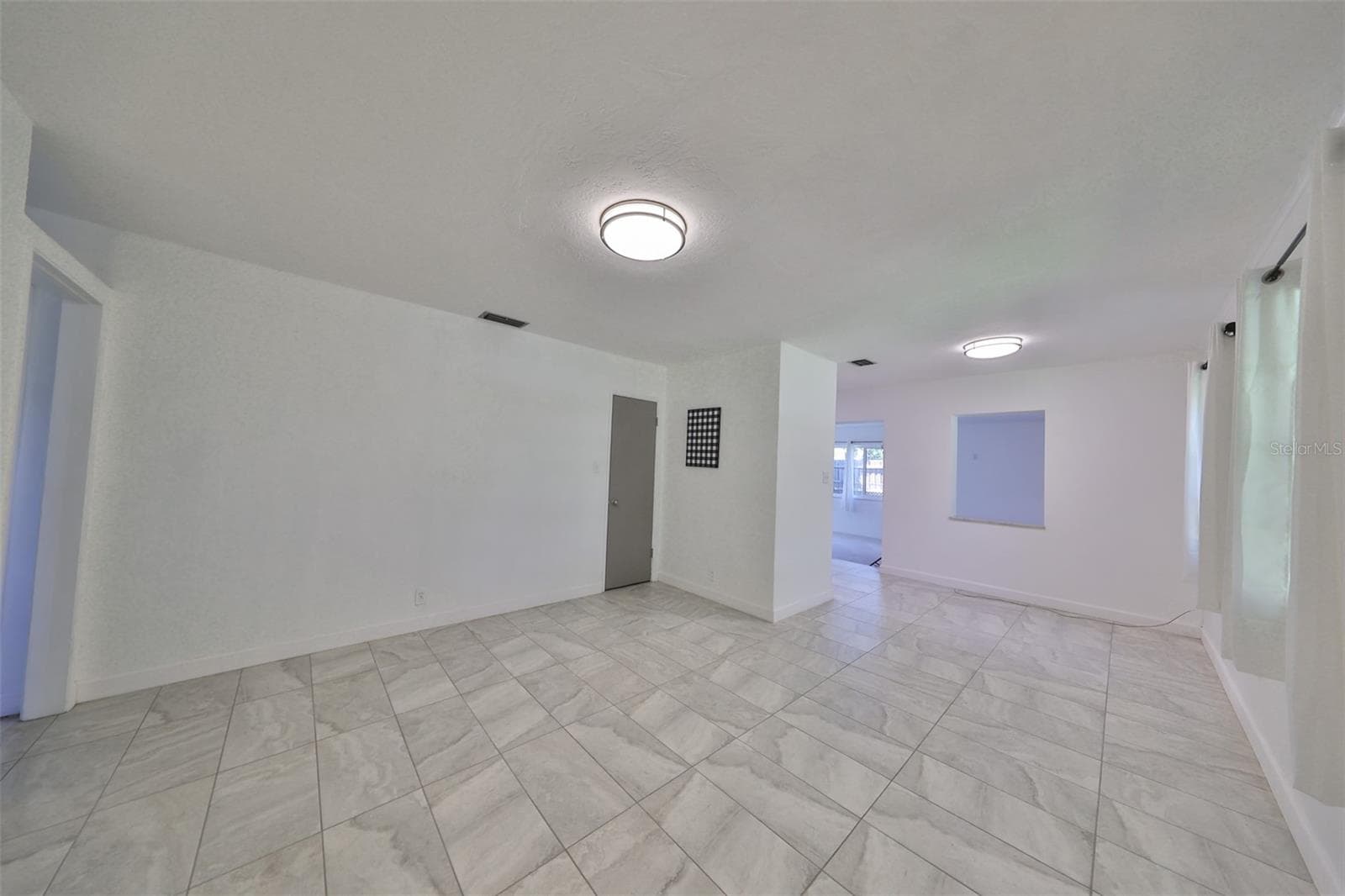 3908 W Wallace Ave photo 2