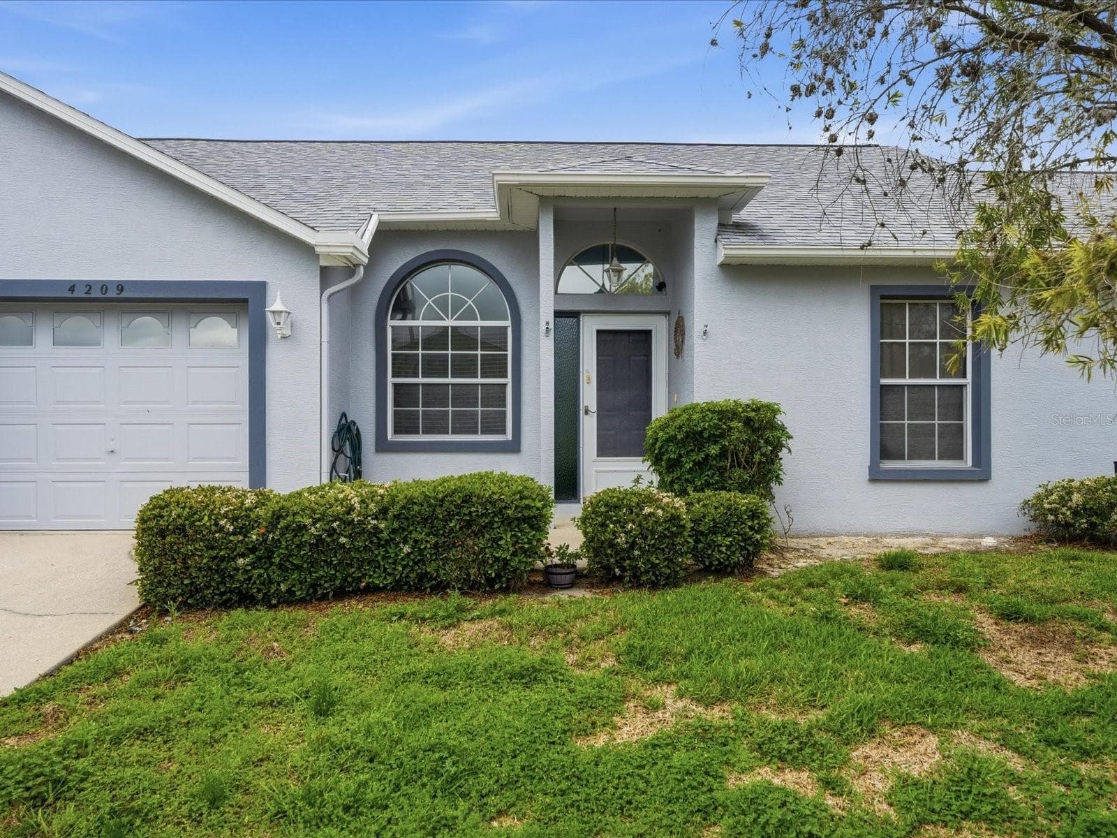 4209 Avanti Cir photo 2