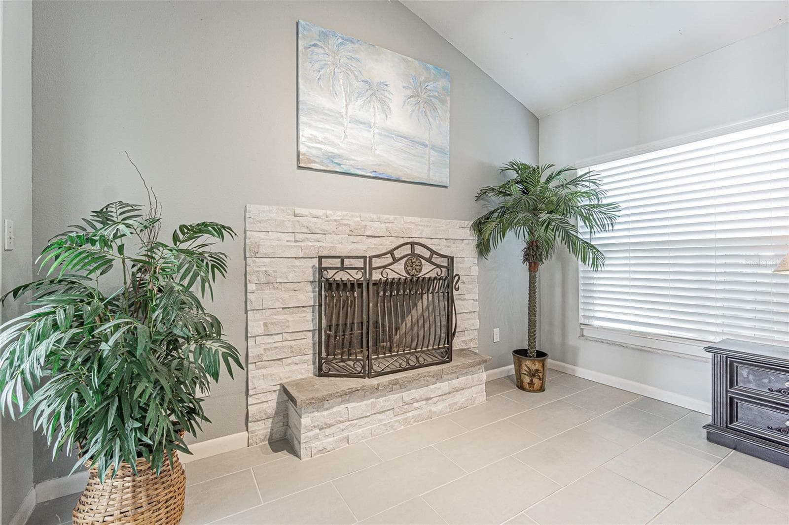 7348 Brookview Cir photo 4