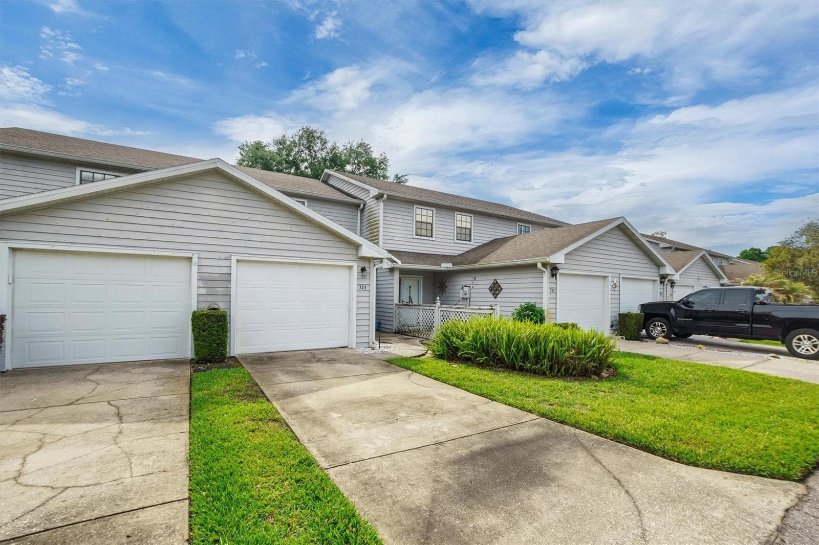 323 Orange Blossom Dr #323 photo 2