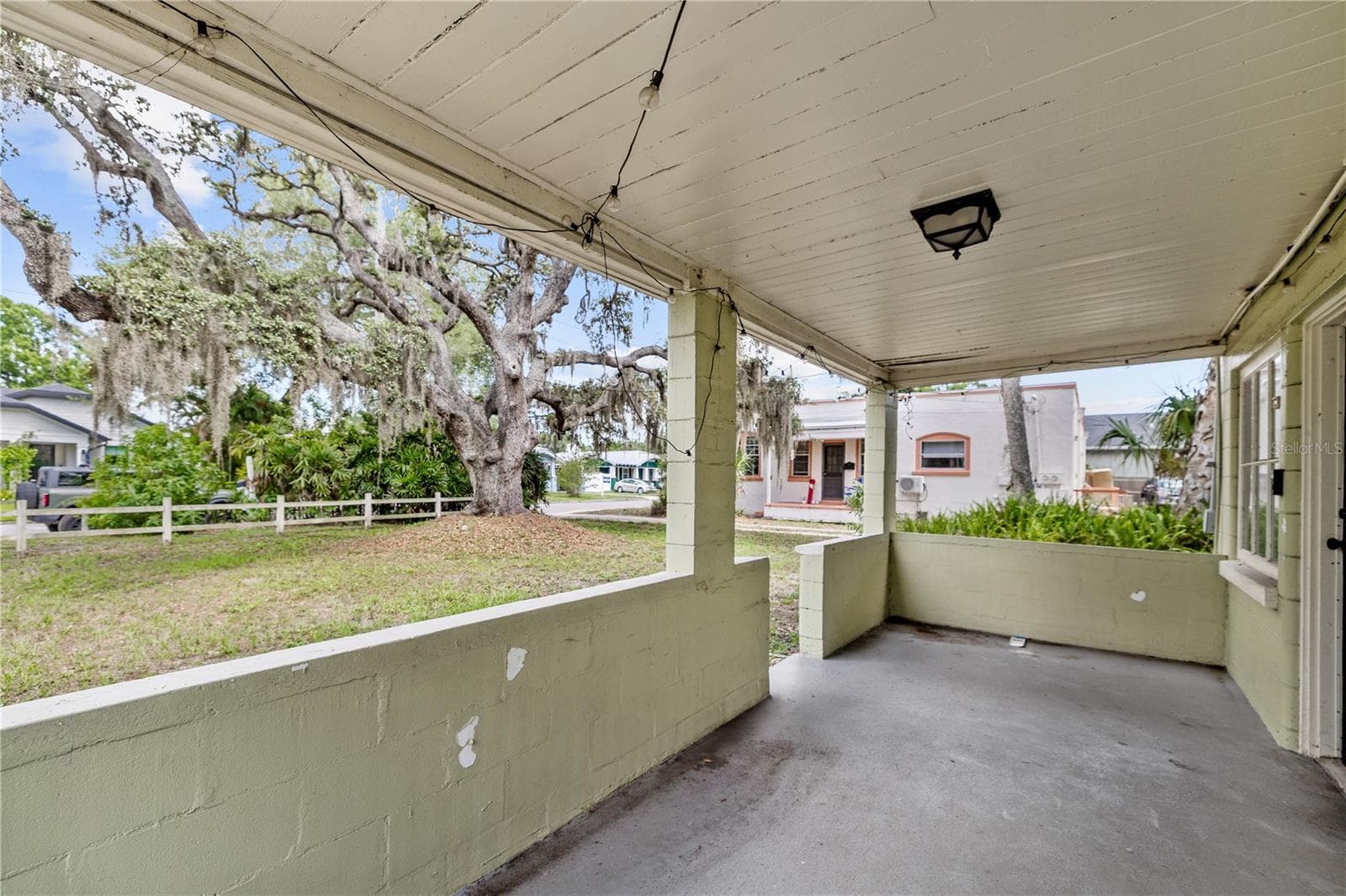 5914 N Ola Ave photo 3