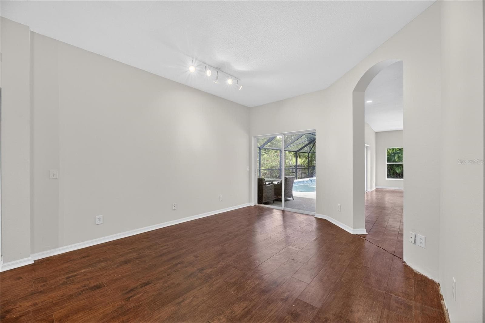 11901 Northumberland Dr photo 2