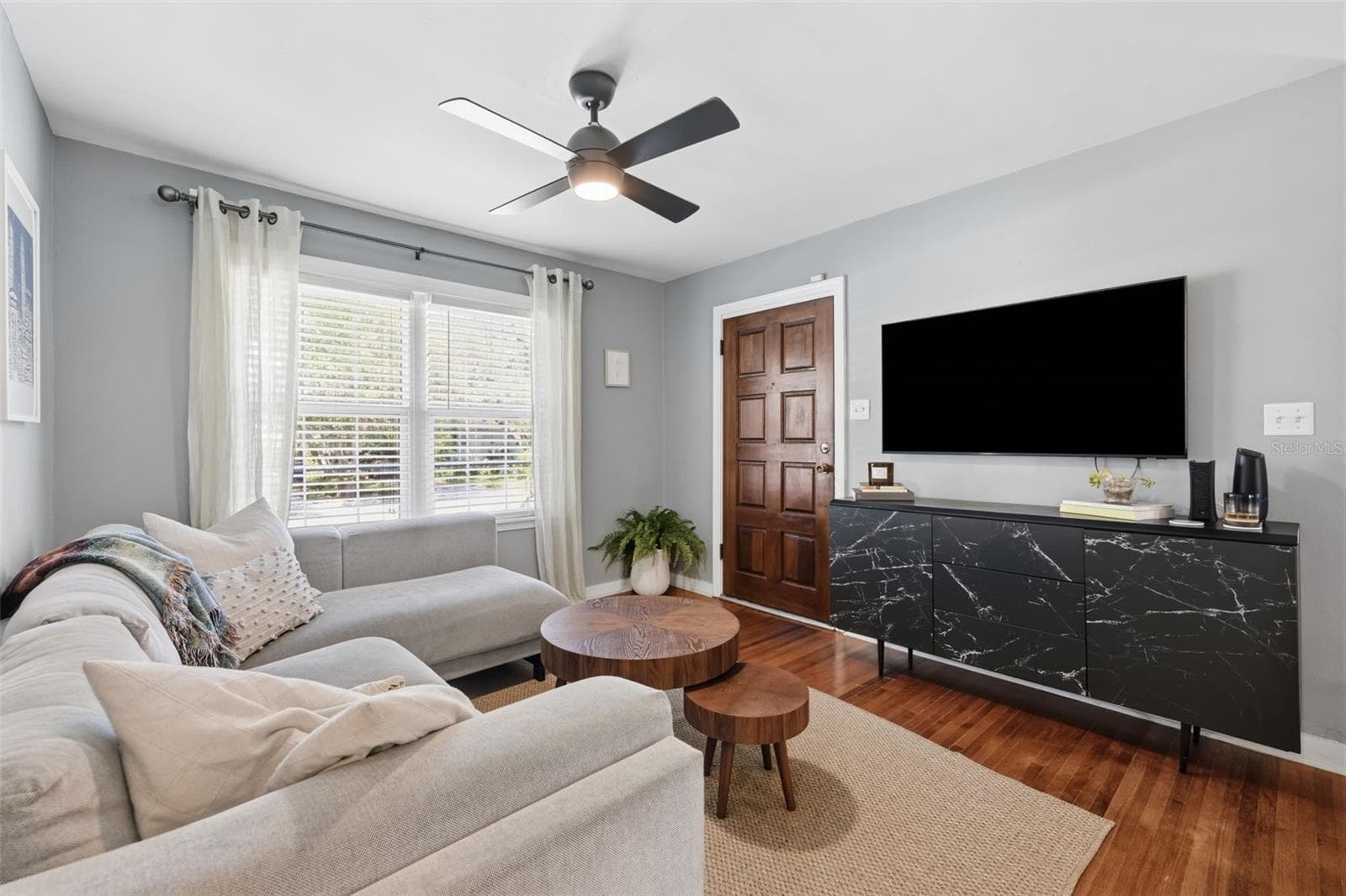 1423 E Henry Ave photo 5