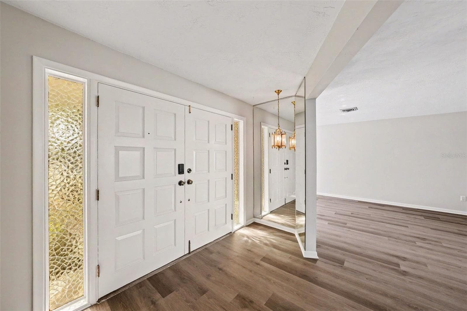 209 15th St photo 4