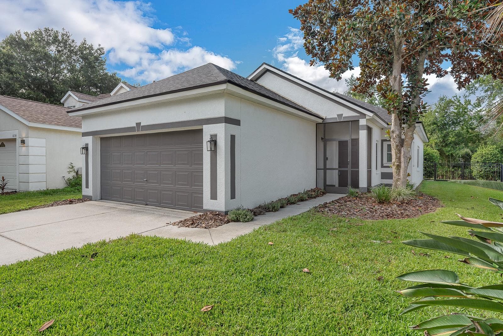 6116 Skylarkcrest Dr photo 2