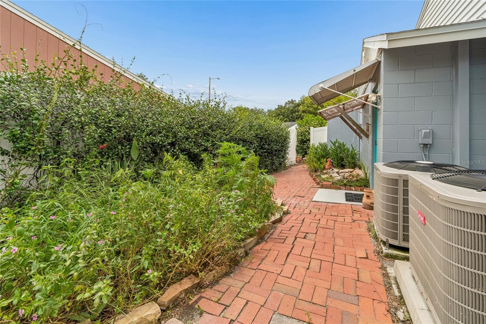 16018 Saddlestring Dr photo 5
