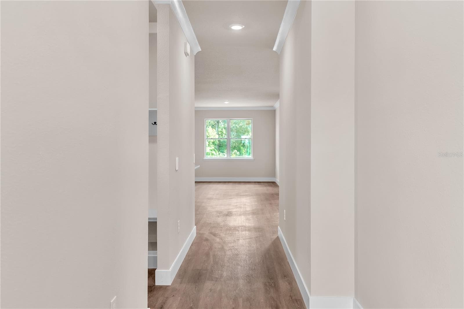 2203 W Lowry Ave photo 4