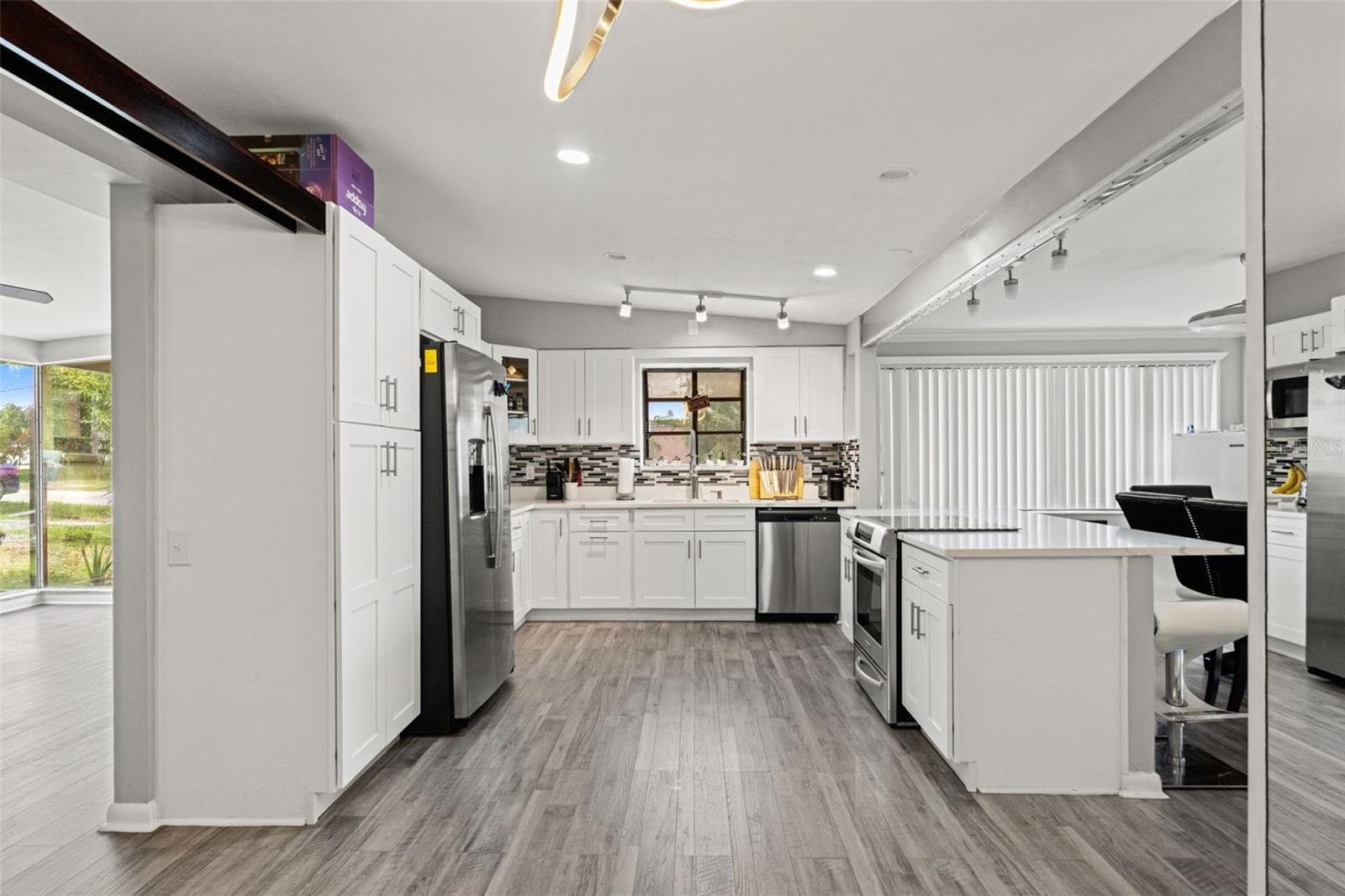 2116 W Abdella St photo 5