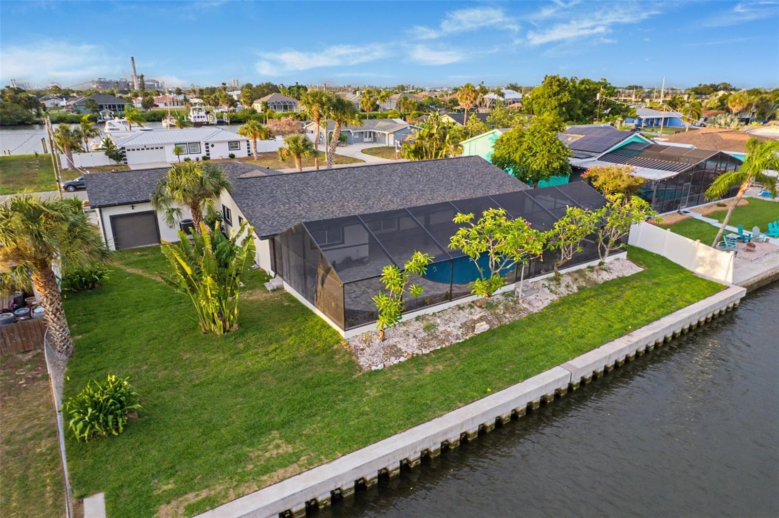 728 Spanish Main Dr photo 3