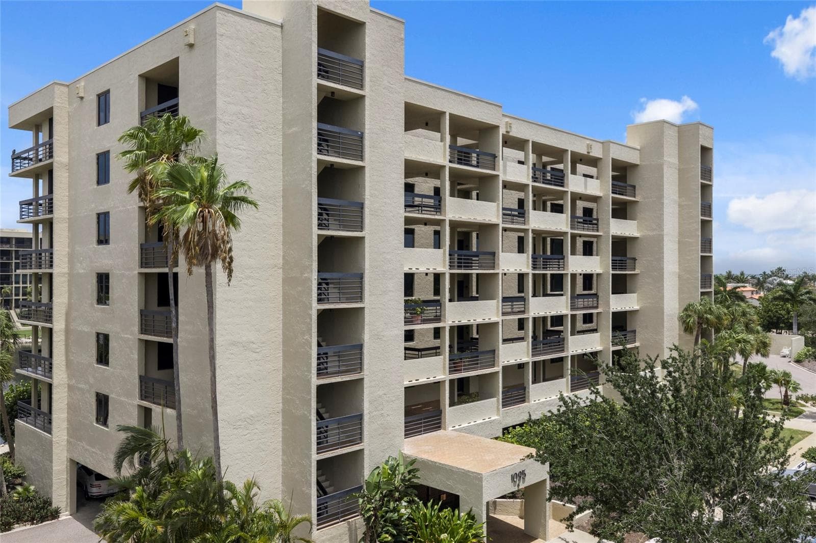 1095 Gulf Of Mexico Dr #303 photo 2