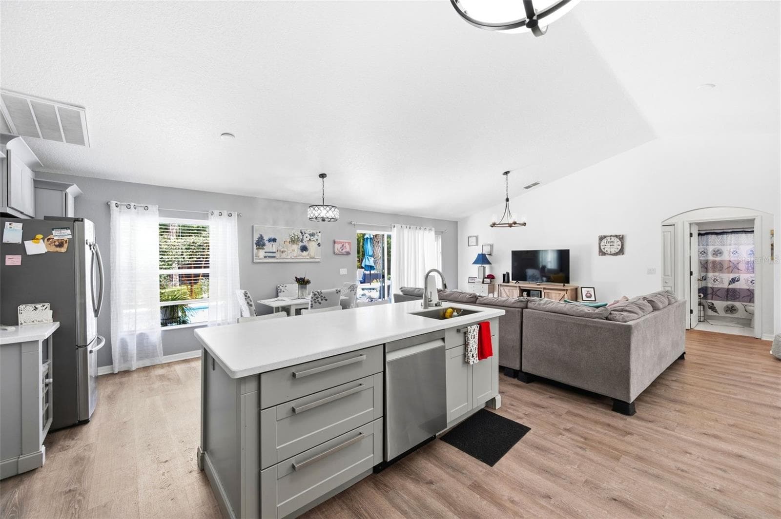 11240 Marquerite Ave photo 5