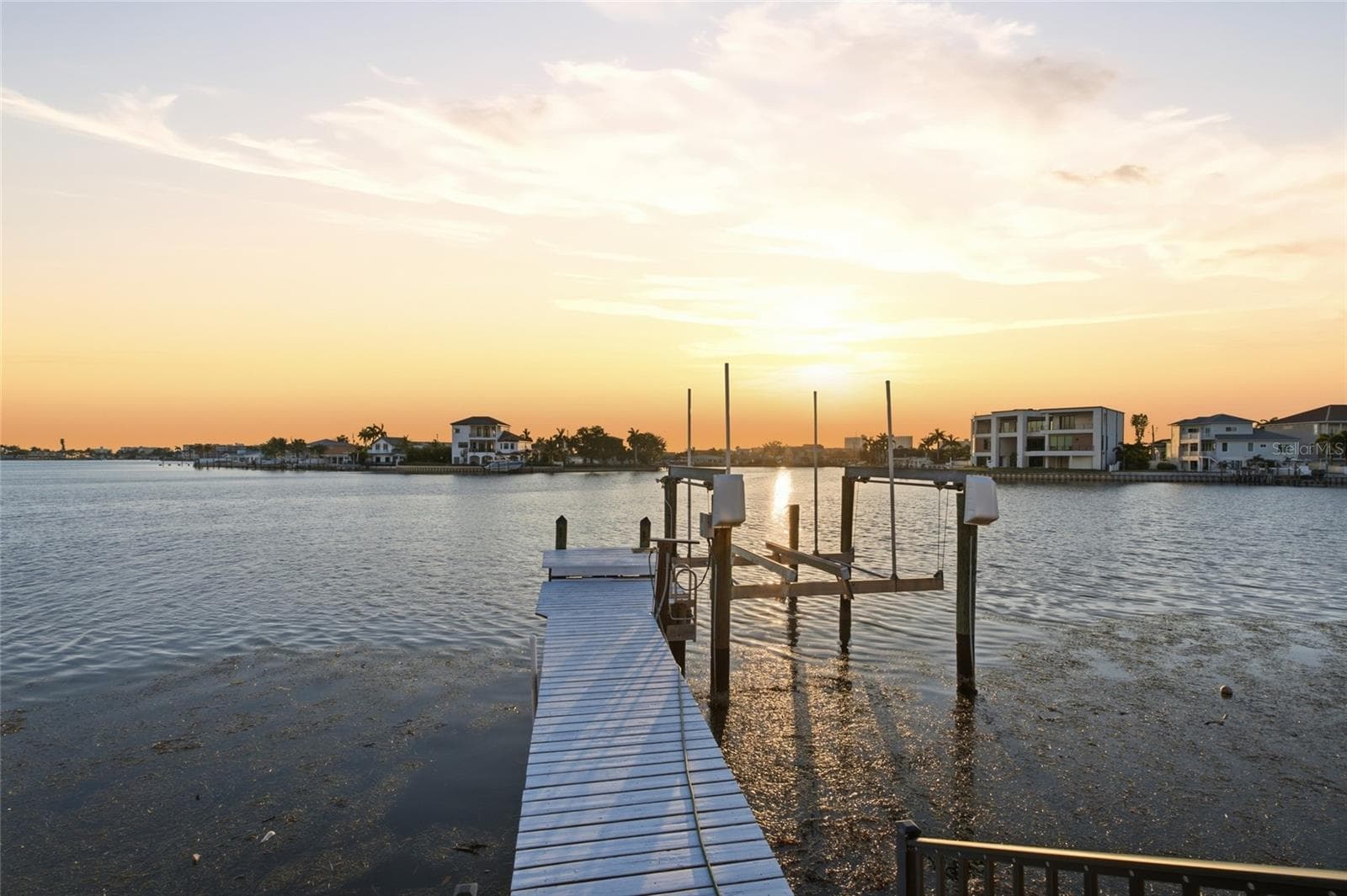 1818 Dolphin Blvd S photo 2