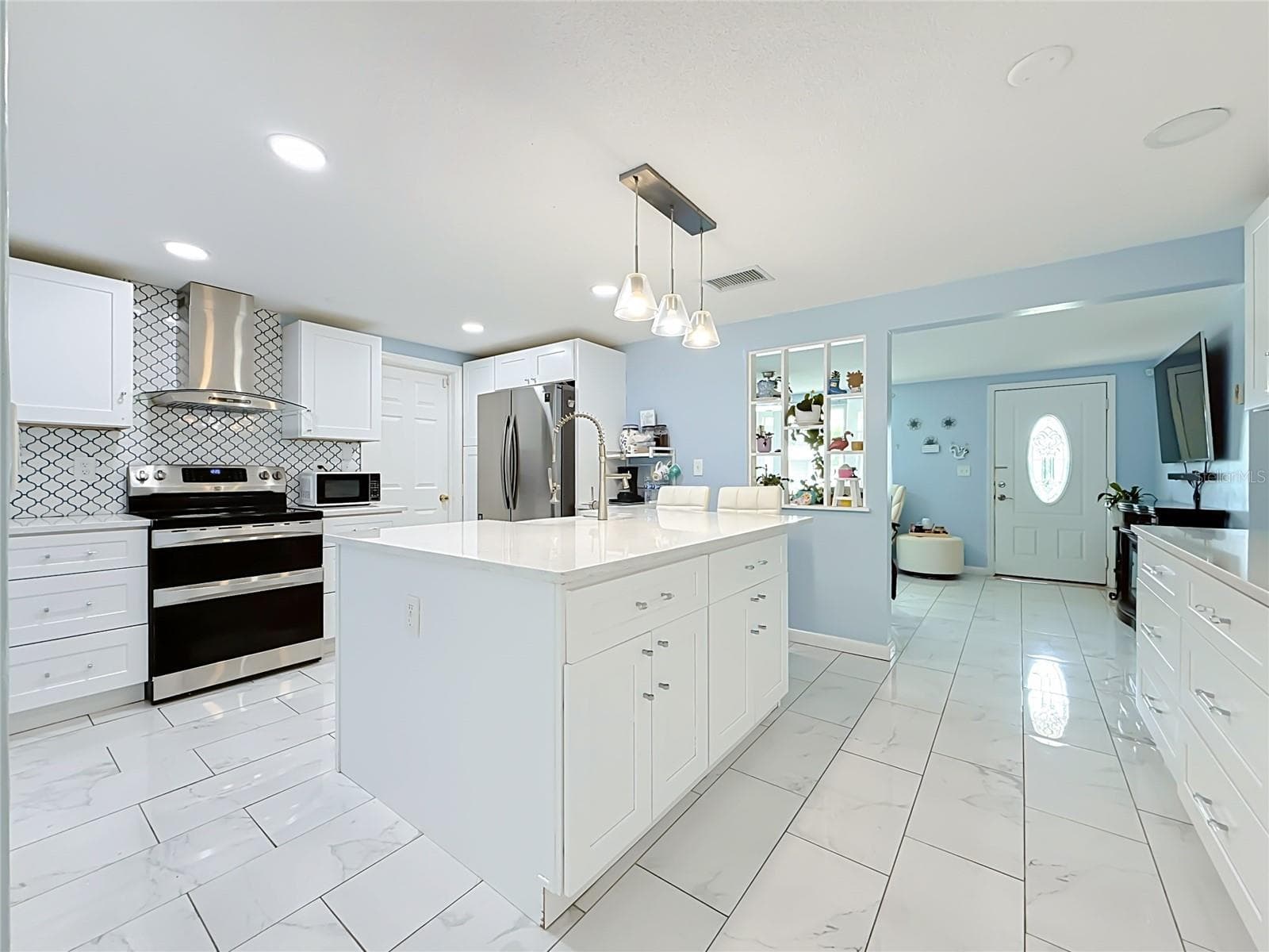 1627 Dander Dr photo 2