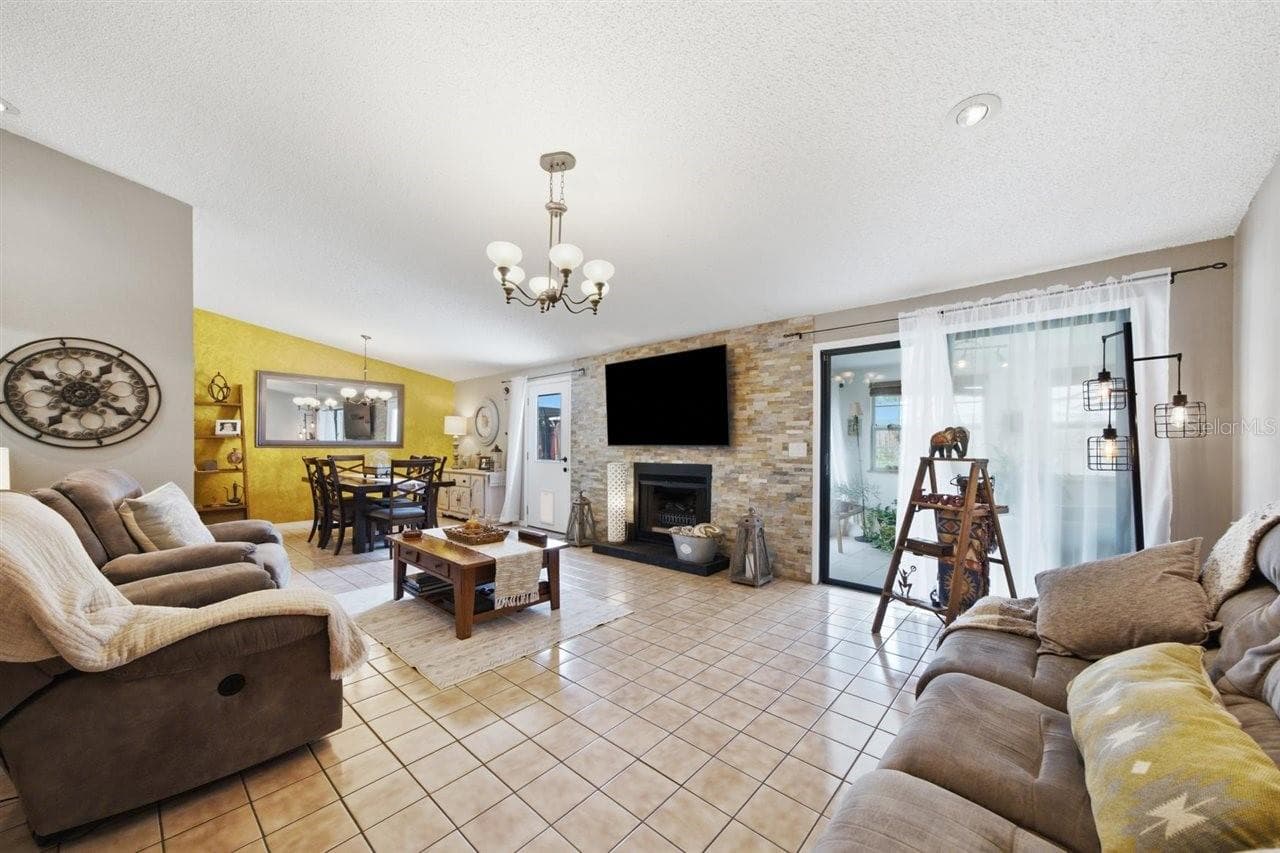 5309 Black Pine Dr photo 3