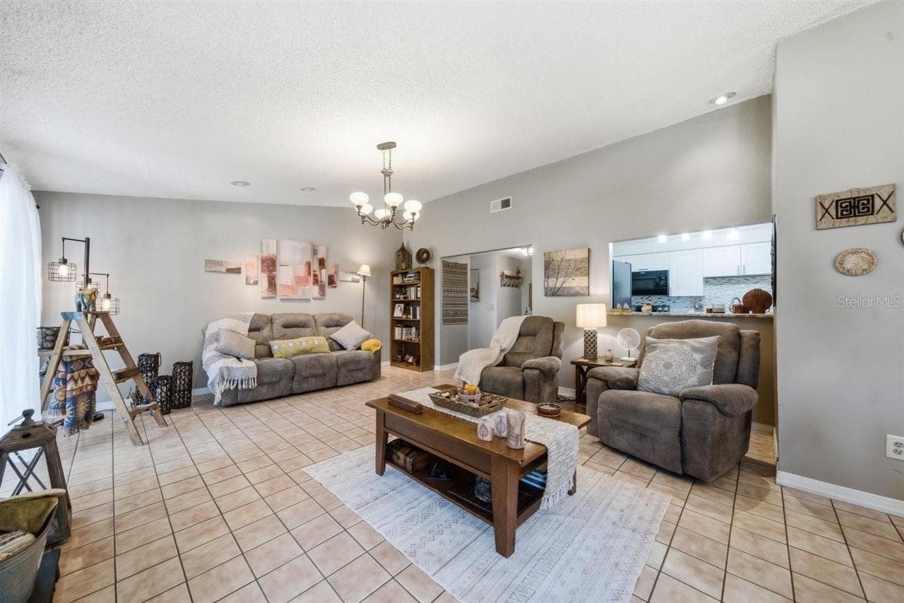 5309 Black Pine Dr photo 4