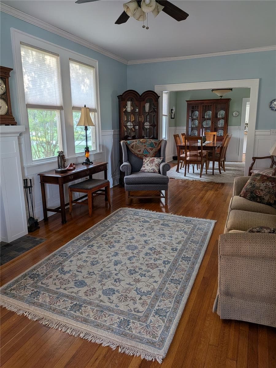 410 E Park St photo 2