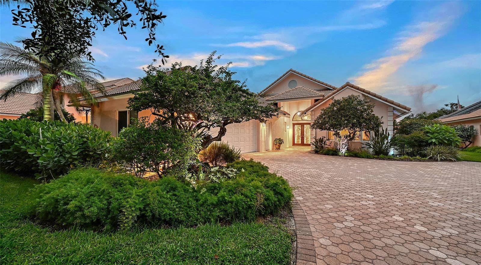 5476 Golf Pointe Dr photo 3
