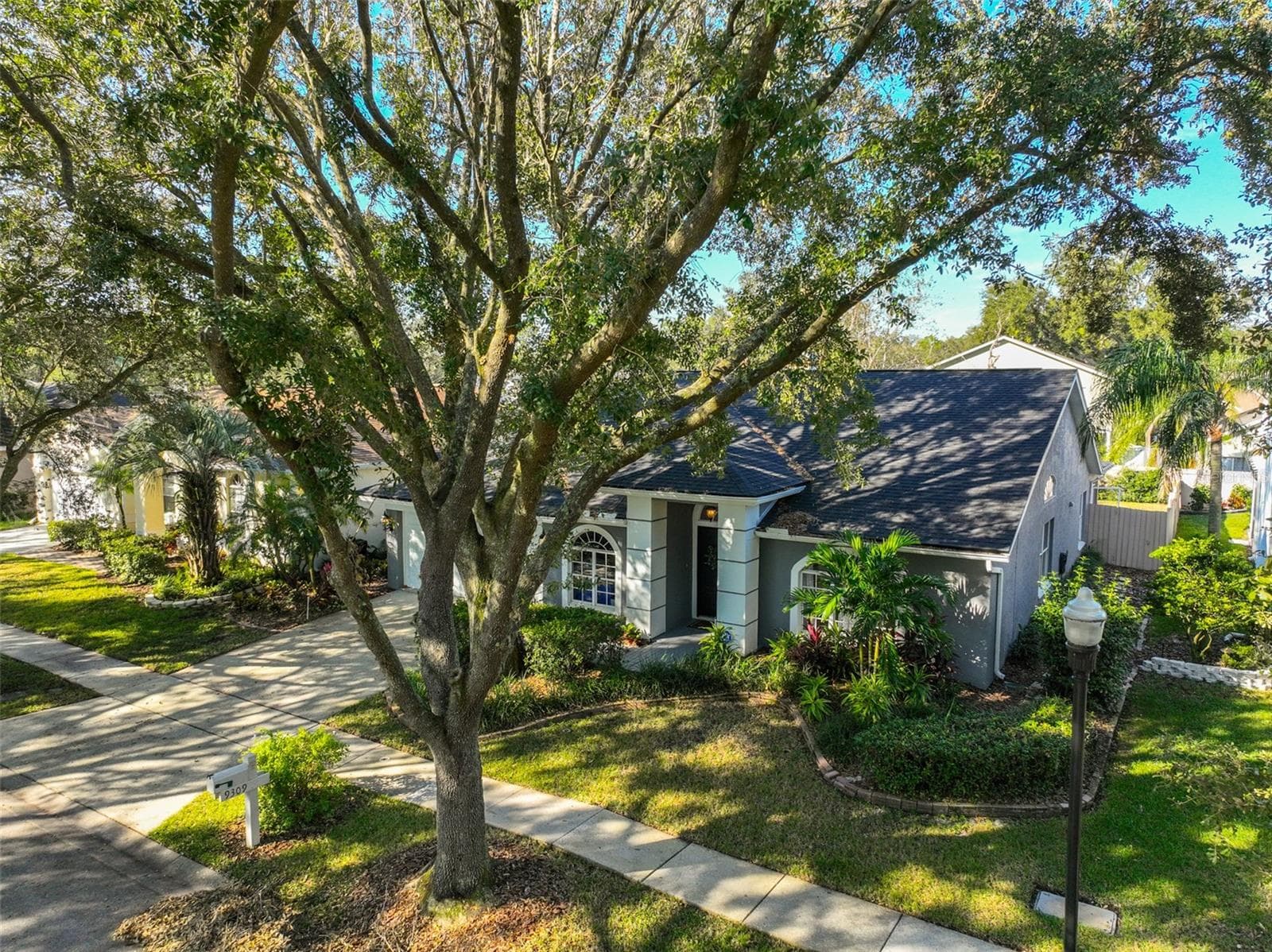 9309 Hampshire Park Dr photo 2