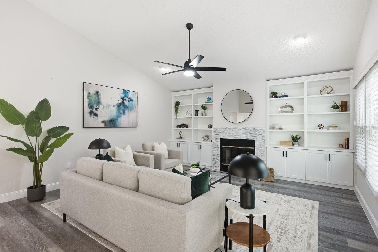 2767 Vanessa Ln photo 2