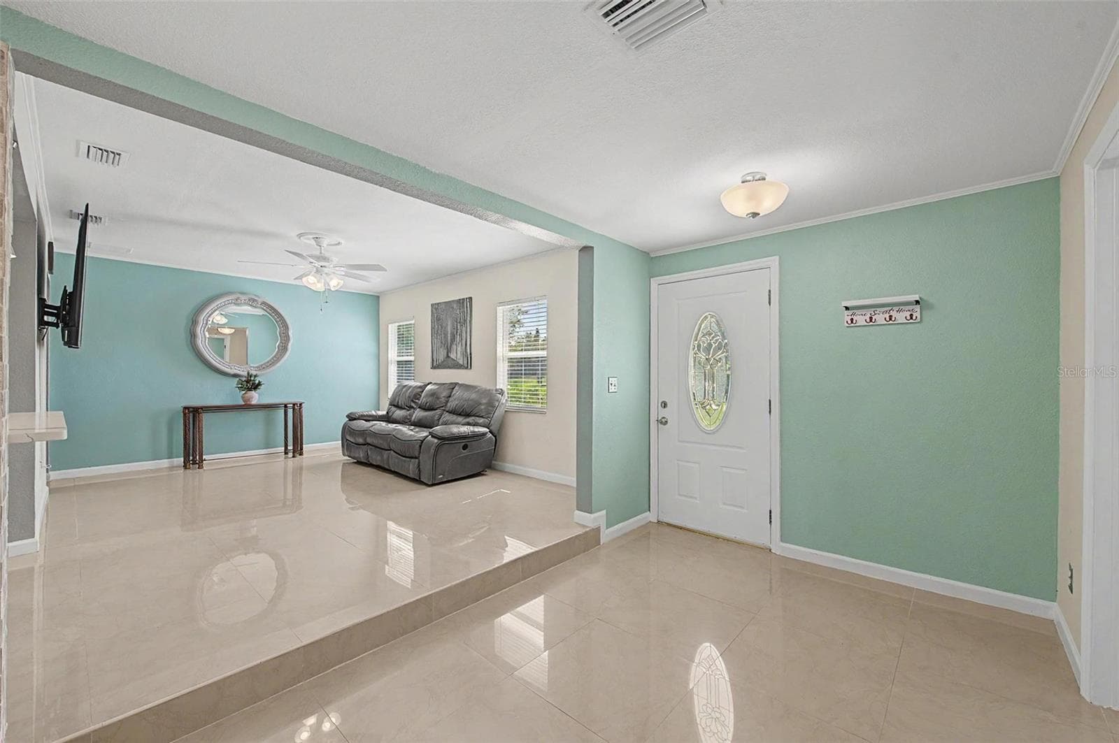 6704 S Gabrielle St photo 2