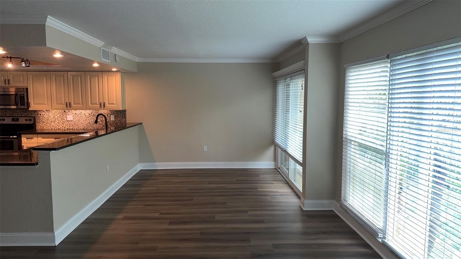 225 Country Club Dr #E346 photo 5