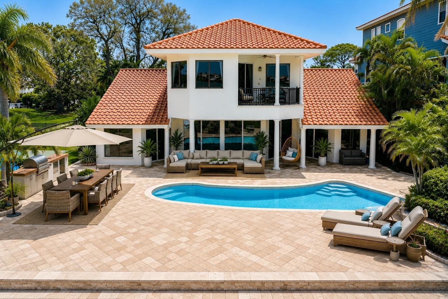 1632 Sea Breeze Dr photo 2