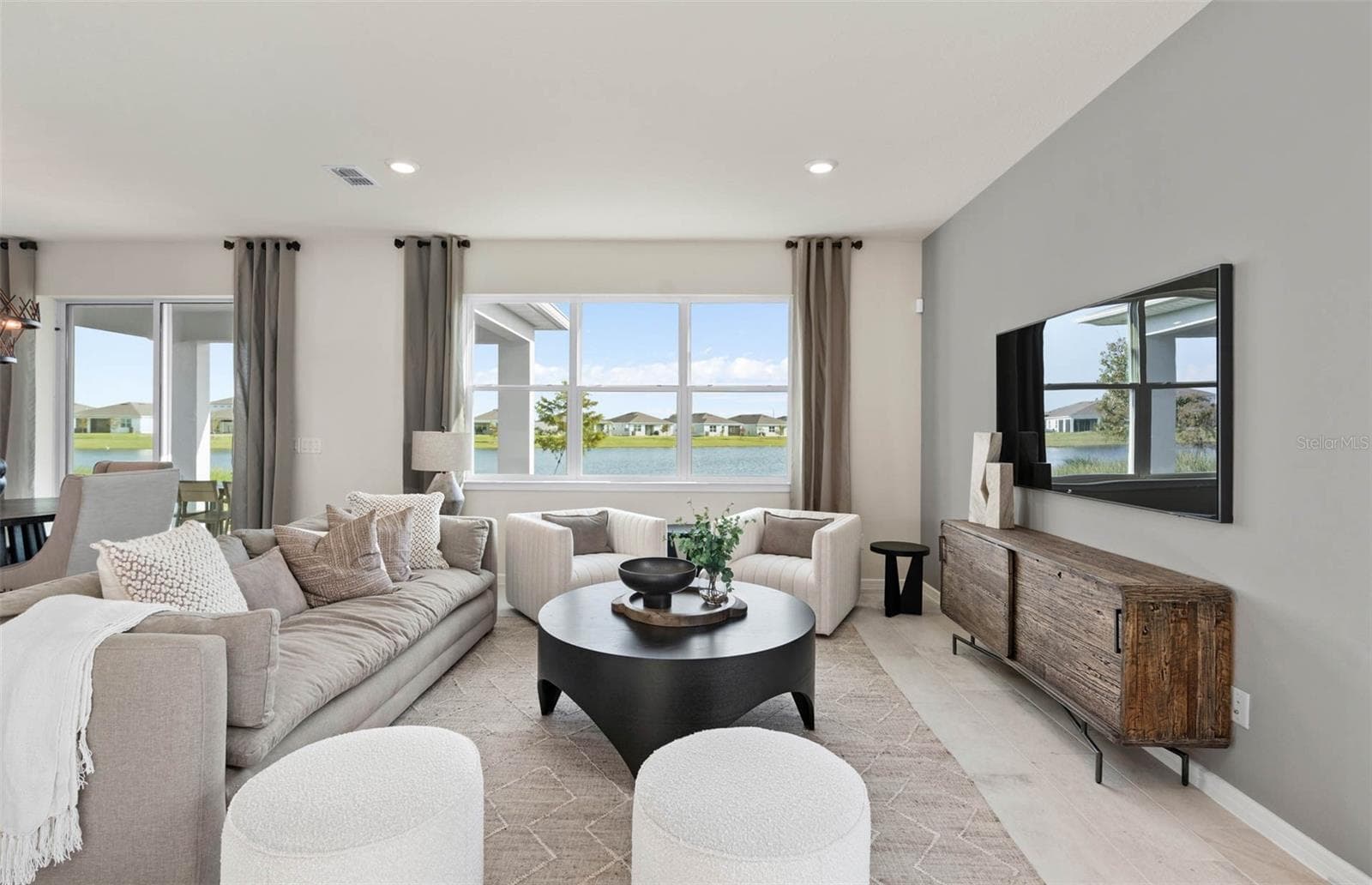 5514 Freesia Dr photo 5