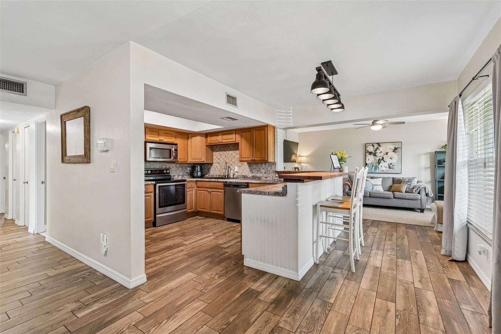 10748 Village Green Ave photo 5