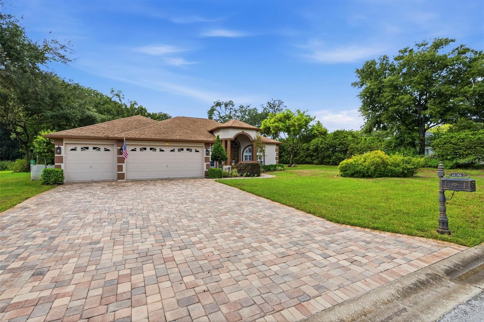 10531 Miracle Ln photo 5