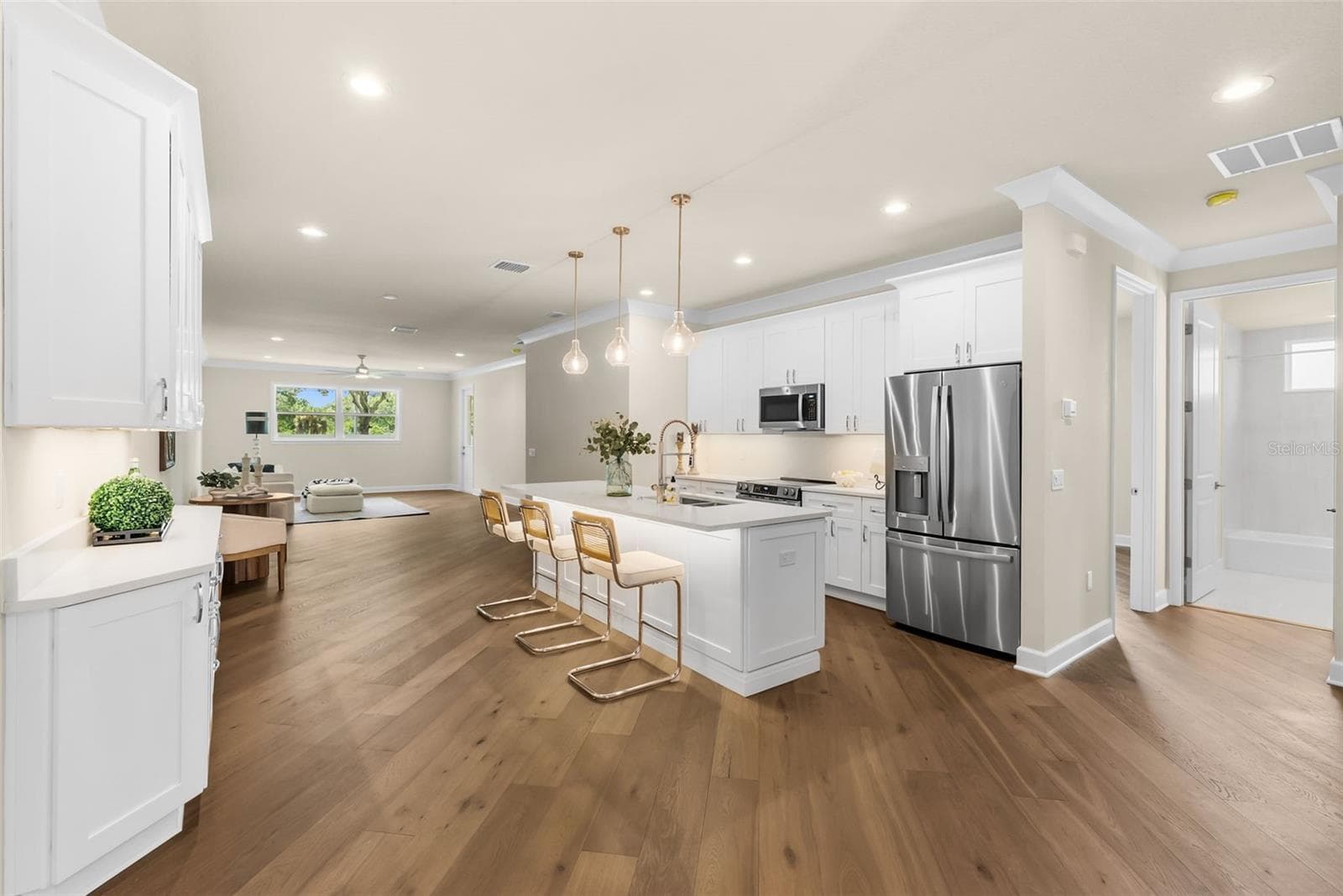 207 Athenian Way photo 3