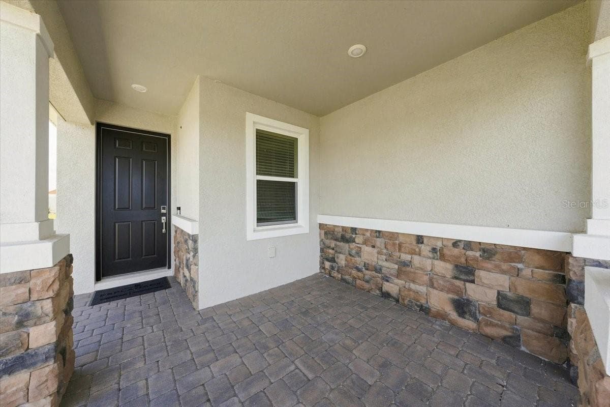 13836 Fletcher Dr photo 3