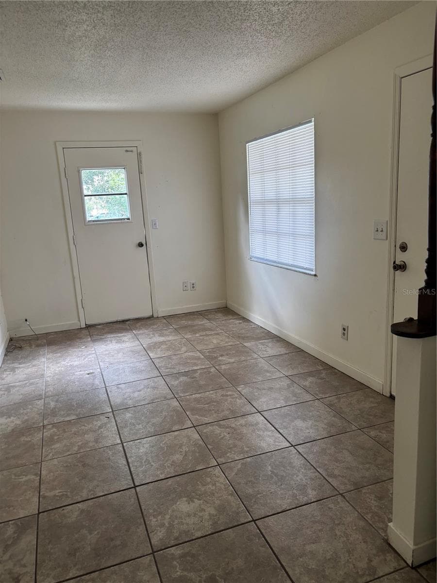 38342-38344 12th Ave photo 5
