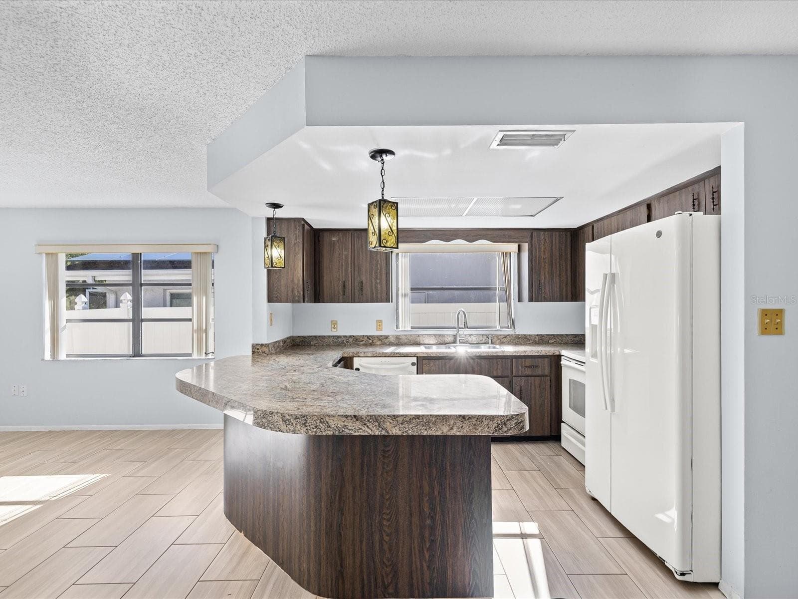 6907 Bottle Brush Dr photo 3
