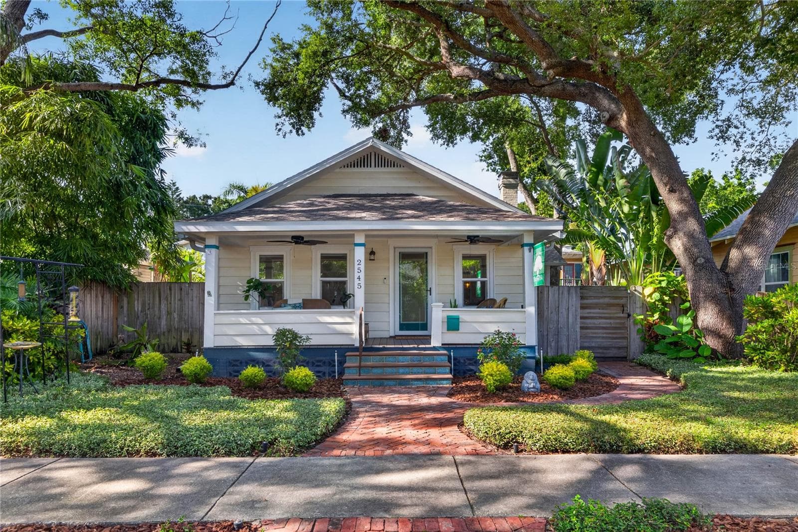 2545 2nd Ave N photo 2
