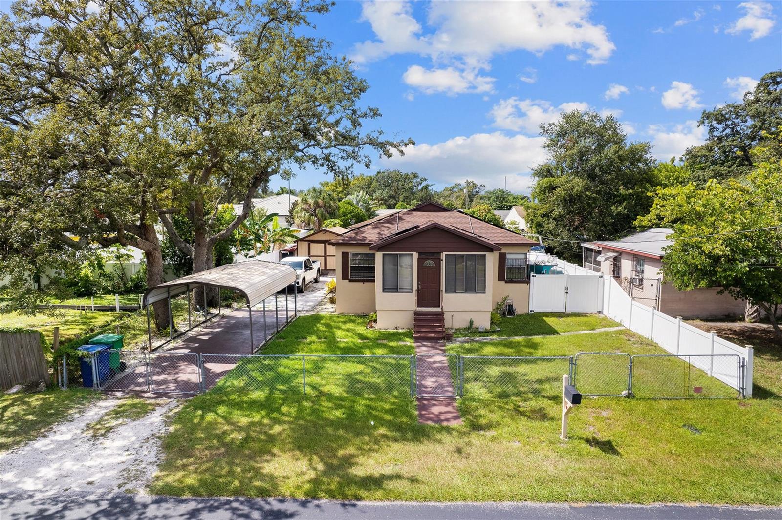 2708 N Matanzas Ave