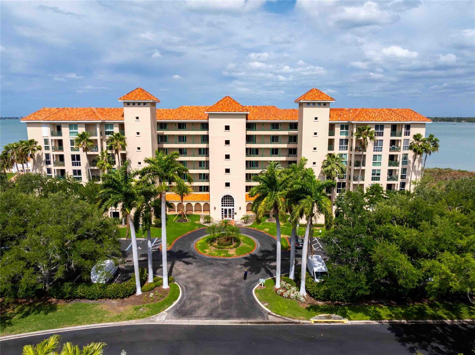 4737 Dolphin Cay Ln S #407