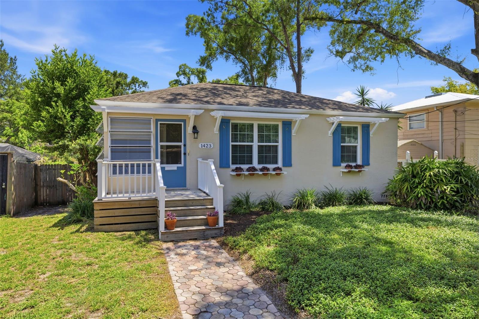 1423 E Henry Ave photo 1