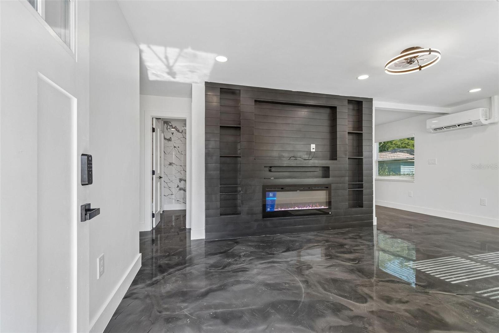 4125 Grove