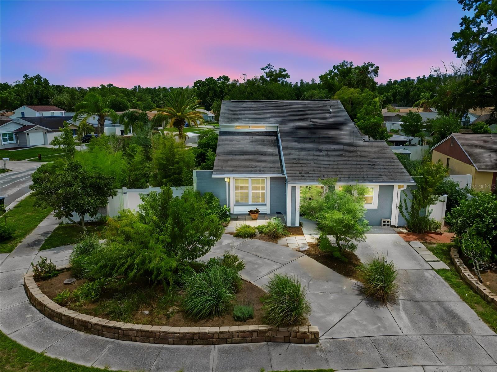 16018 Saddlestring Dr photo 1