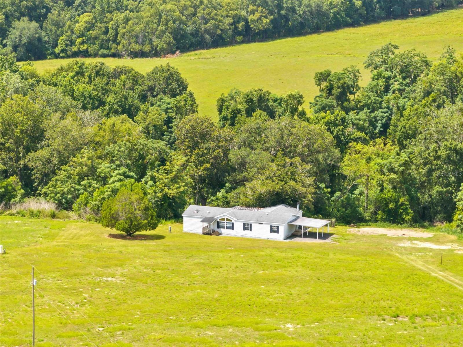 33320 Larkin Rd photo 1