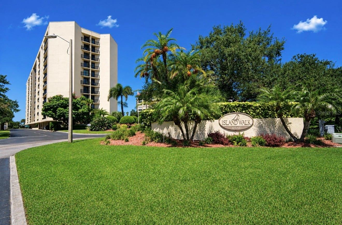 690 Island Way #501