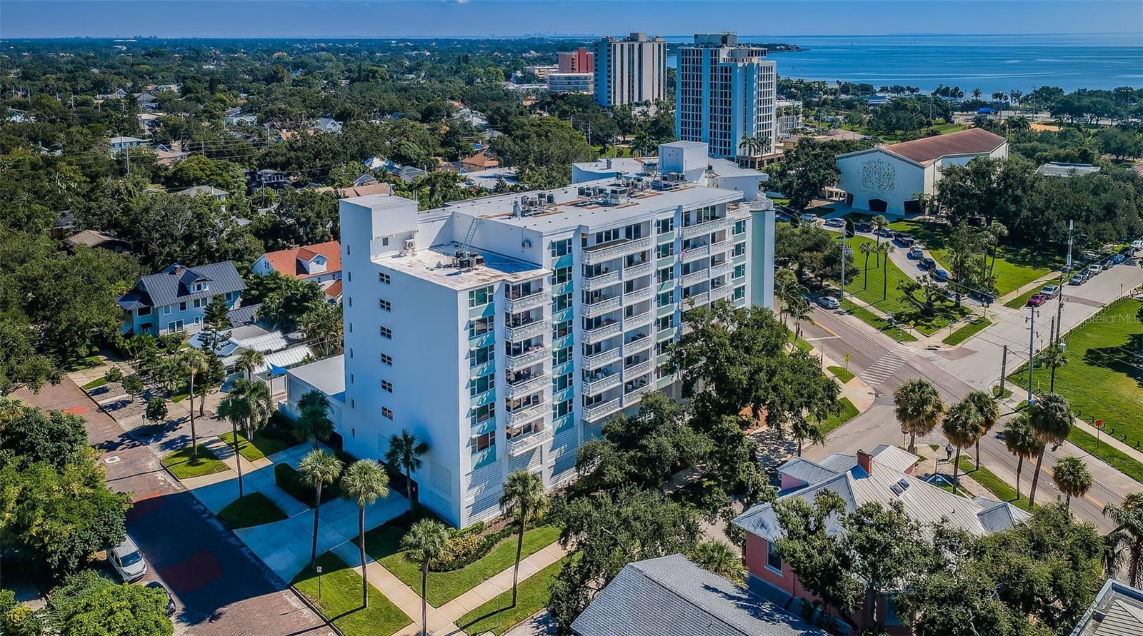 700 Beach Dr NE #308
